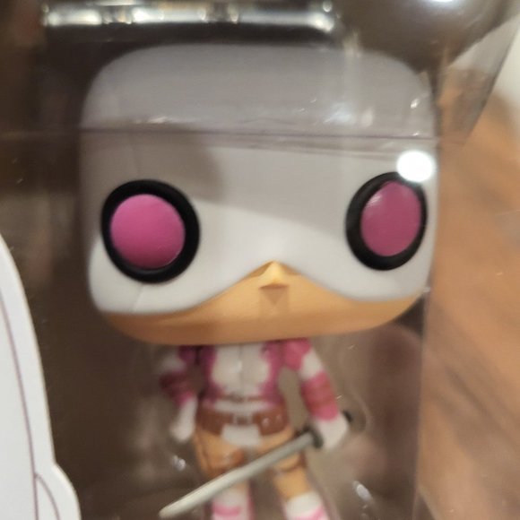 Marvel Gwenpool (Pink) Funko Pop - Picture 7 of 11